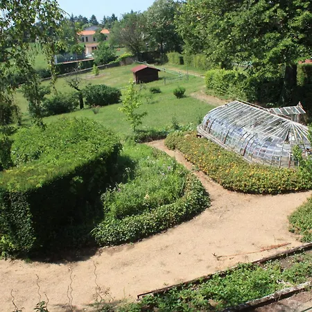 Domaine De Montclair Bed and Breakfast *